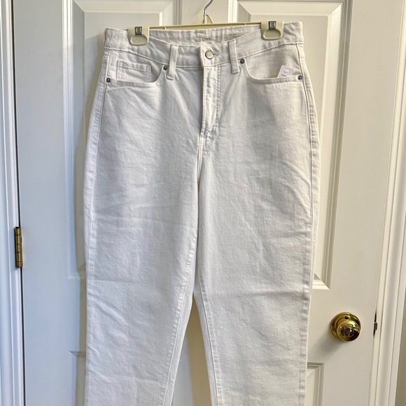 White Jeans: NWT Old Navy High-Waisted OG Straight Ankle Jeans; Size 10 tall - Picture 3 of 9